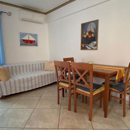 Roula Apartment Néi Póri Kültér fotó
