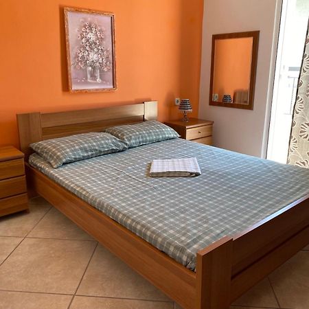 Roula Apartment Néi Póri Kültér fotó